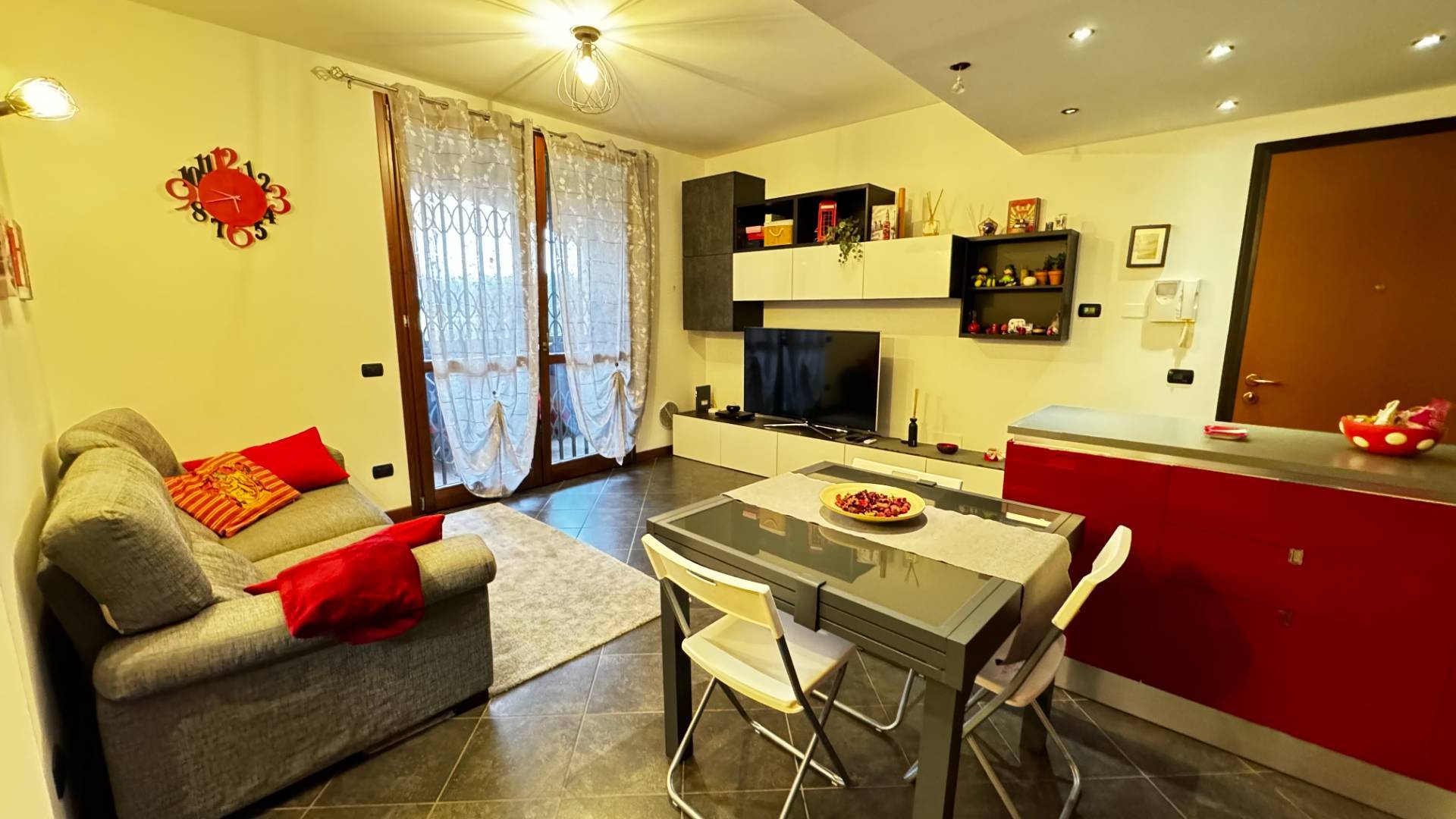 Appartamento in affitto a Bernareggio, Residenziale