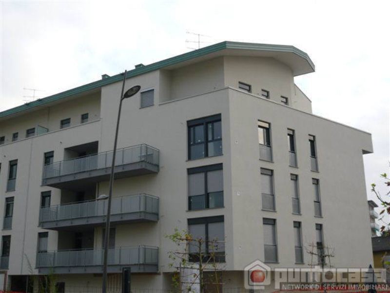 Box o garage in vendita a Vimercate, Piazzale Marconi