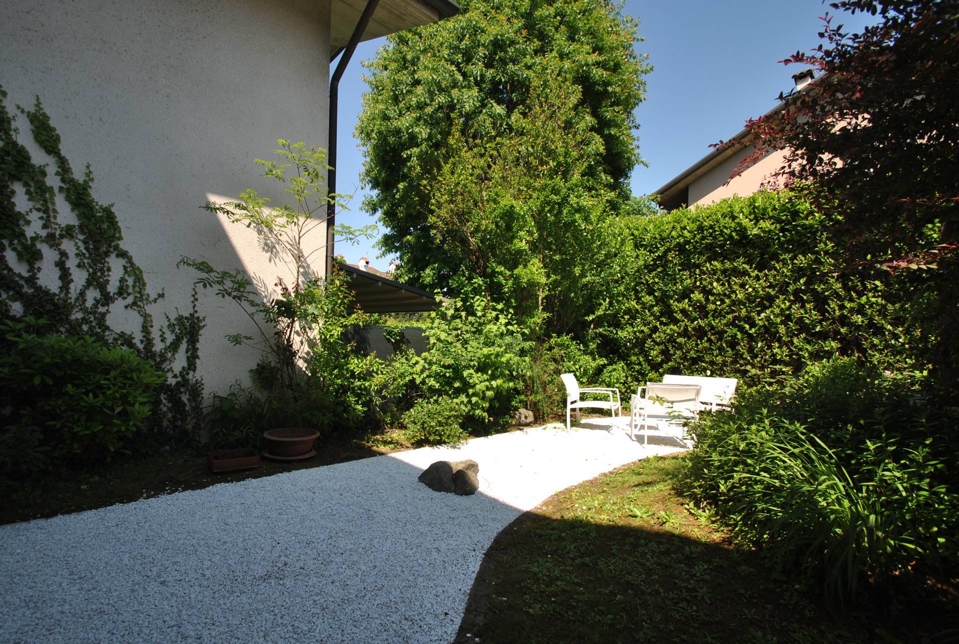 Villa Bifamiliare in vendita a Vimercate, Oreno Residenziale