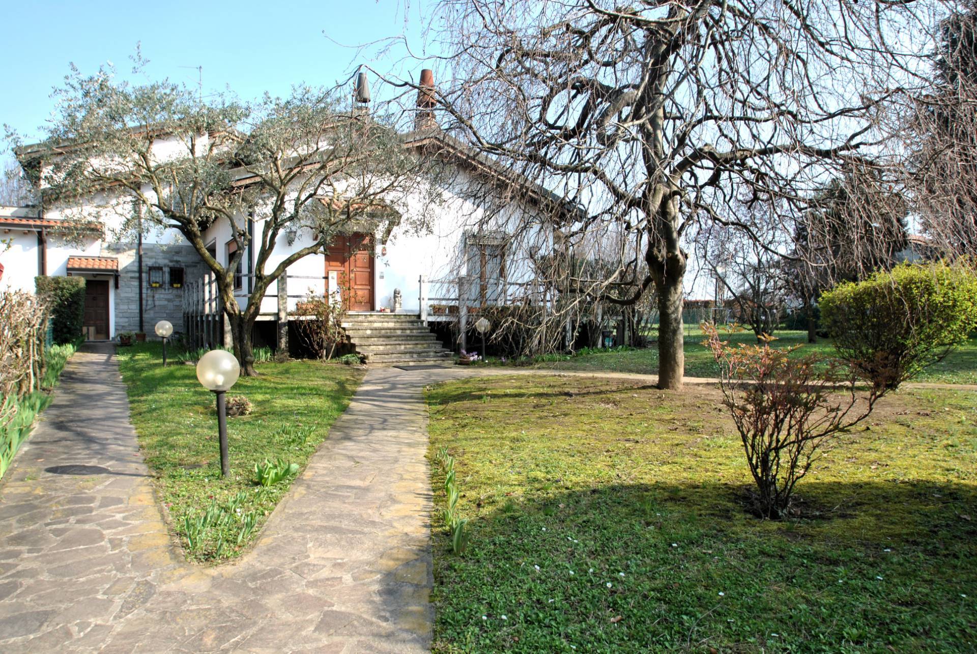 Villa in vendita a Vimercate, Ruginello