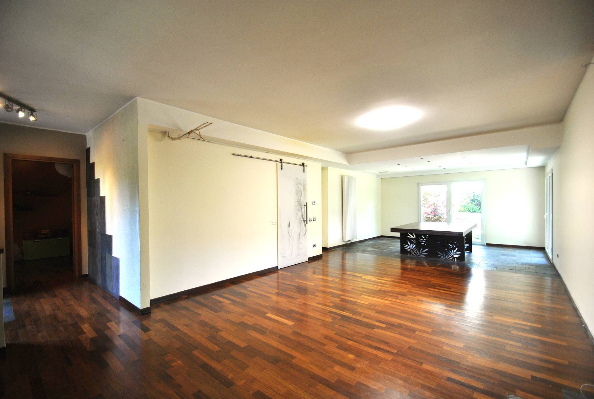 Villa Bifamiliare in vendita a Vimercate, Oreno Residenziale