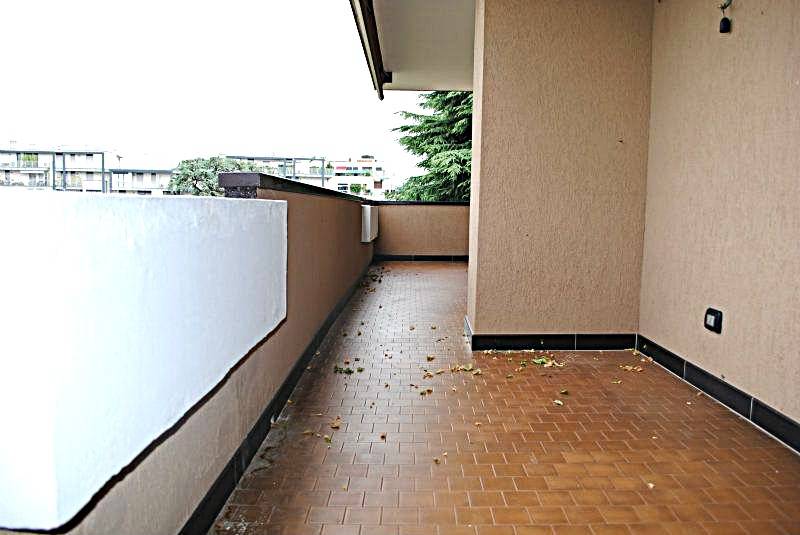 Attico in affitto a Vimercate, Semicentro