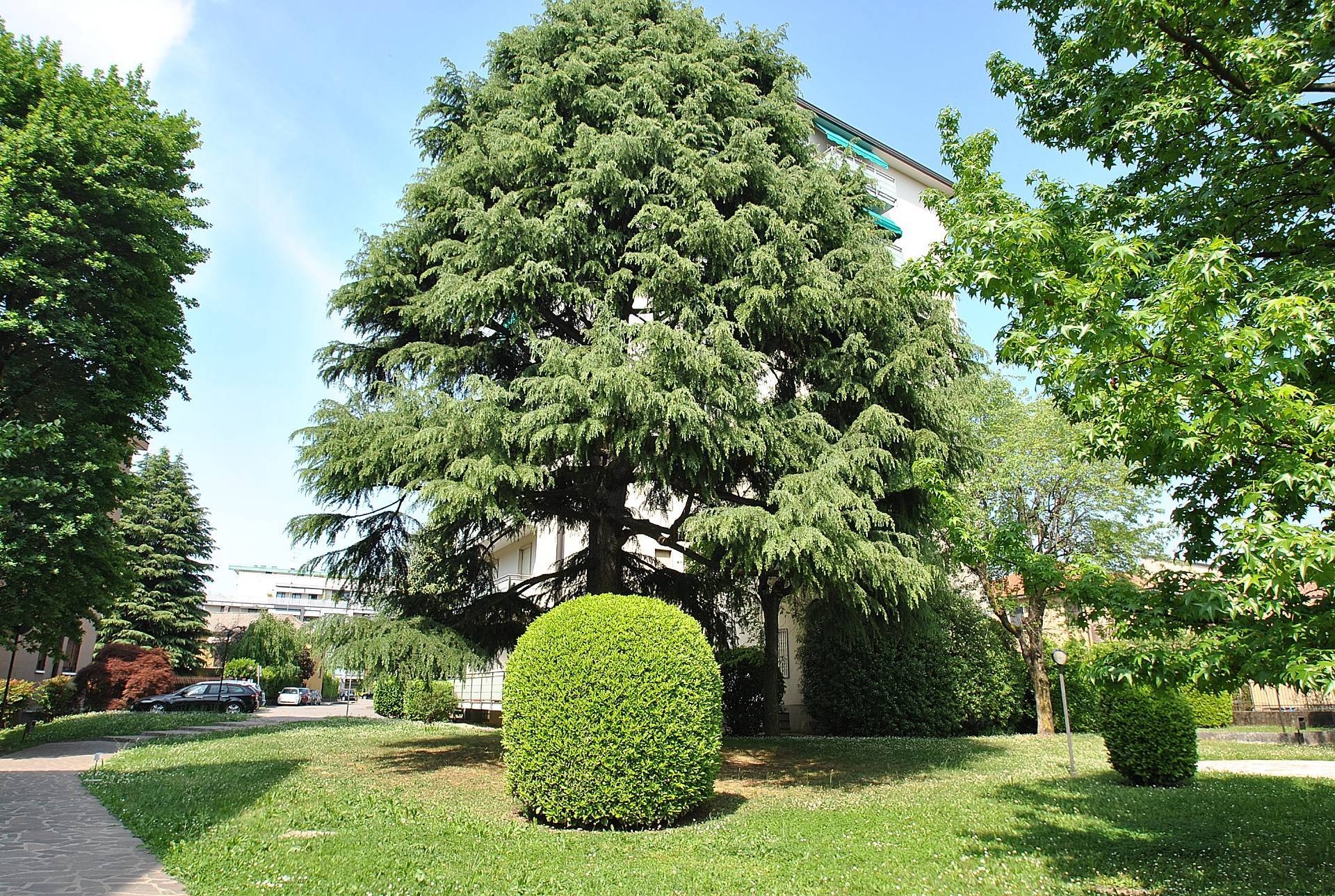 Appartamento in vendita a Vimercate, Centro Piazza Marconi