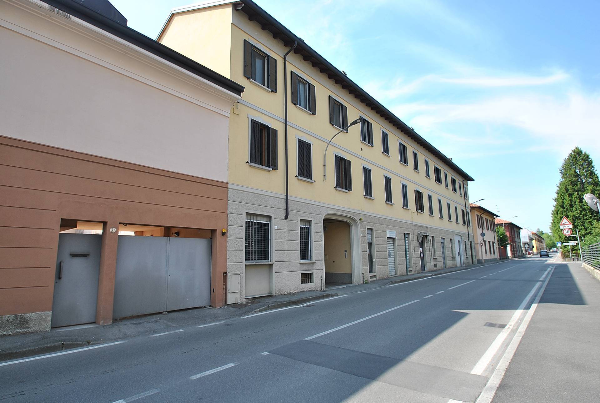 Appartamento in vendita a Vimercate, Ad. Centro