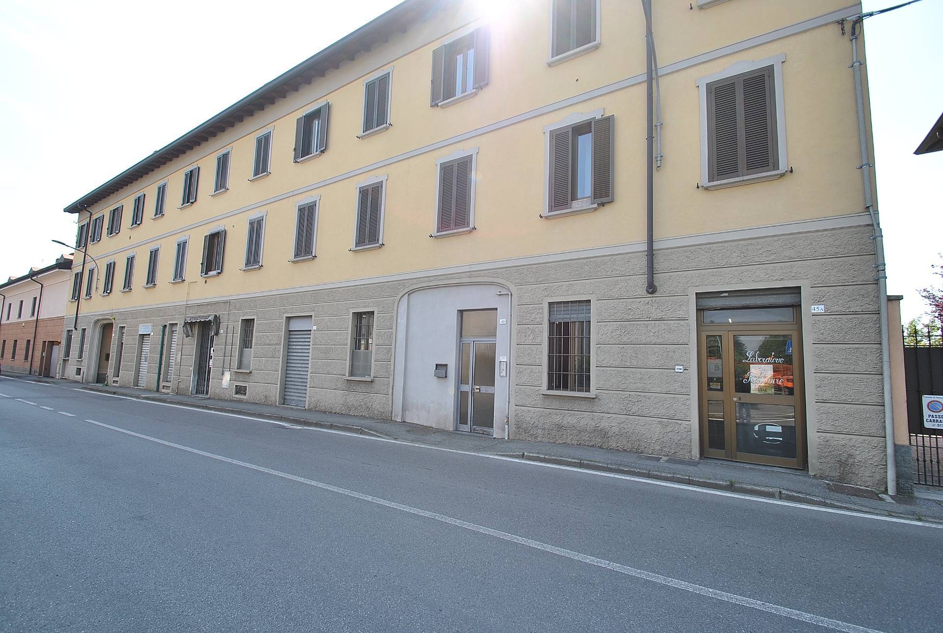 Appartamento in vendita a Vimercate, Ad. Centro