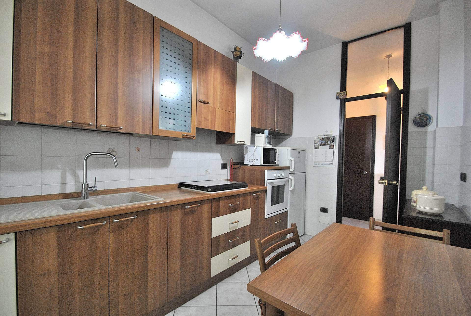 Appartamento in vendita a Vimercate, Via Cremagnani