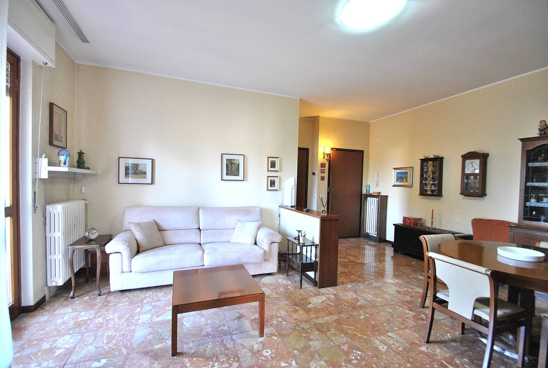 Appartamento in vendita a Vimercate, Nord