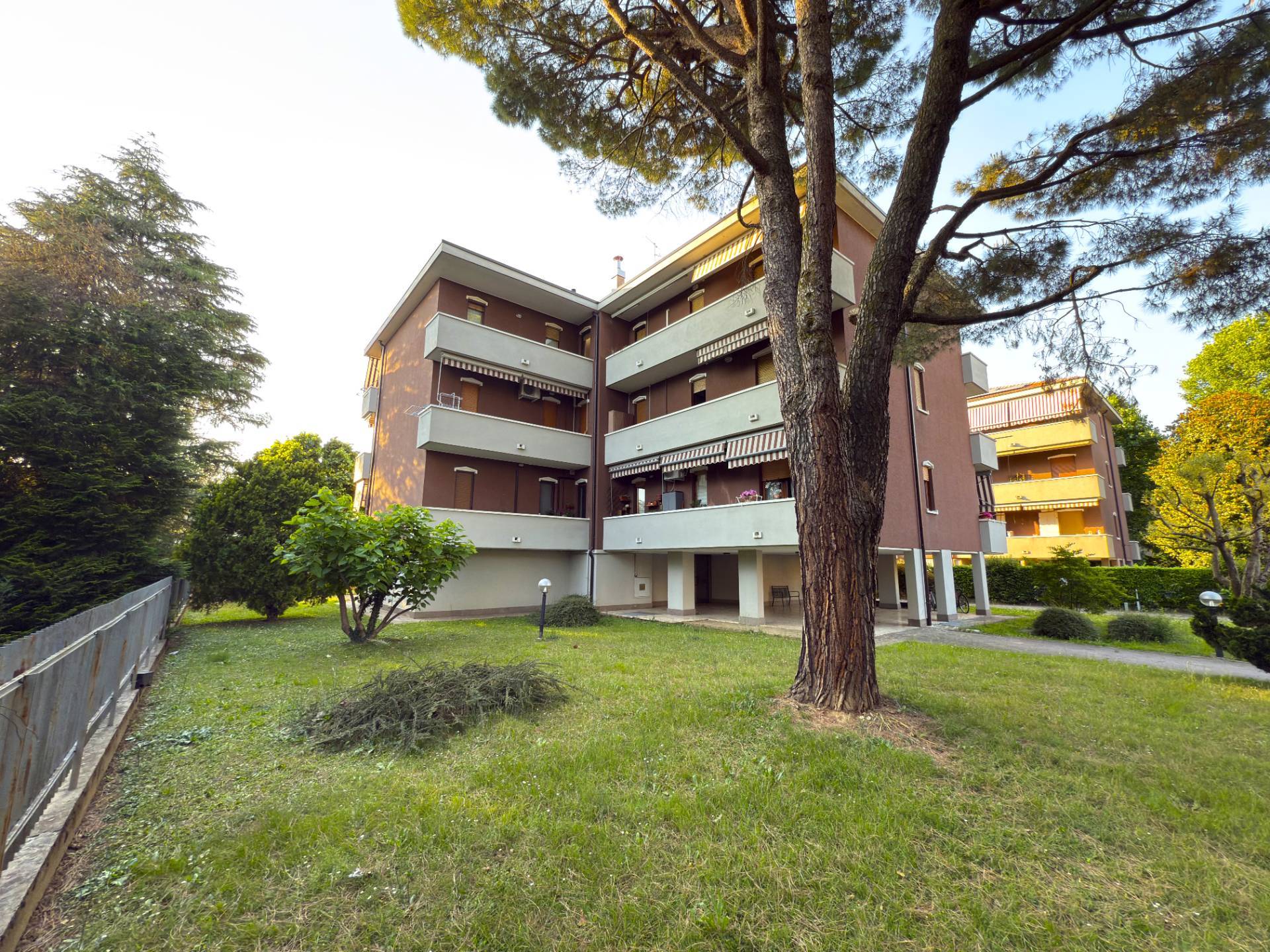 Appartamento in vendita a Arcore, Zona Tennis