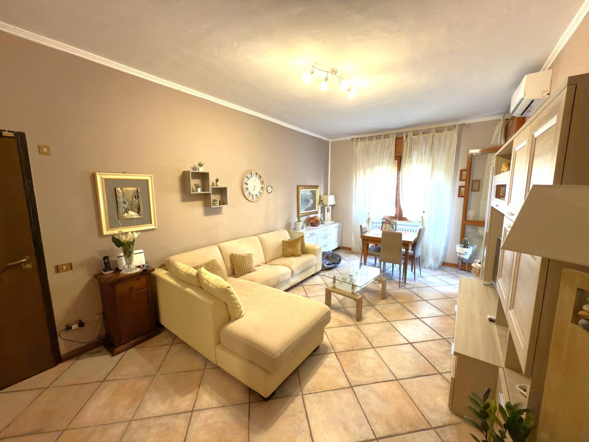 Appartamento in vendita a Arcore, Zona Tennis