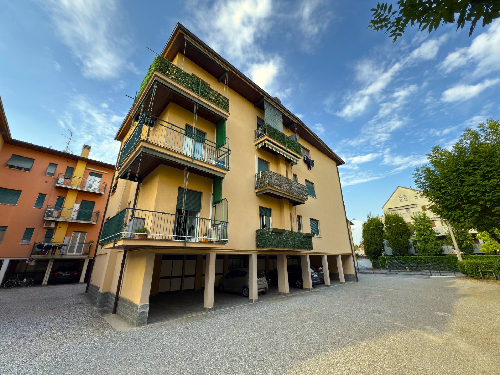 Appartamento in vendita a Vimercate, Semicentro