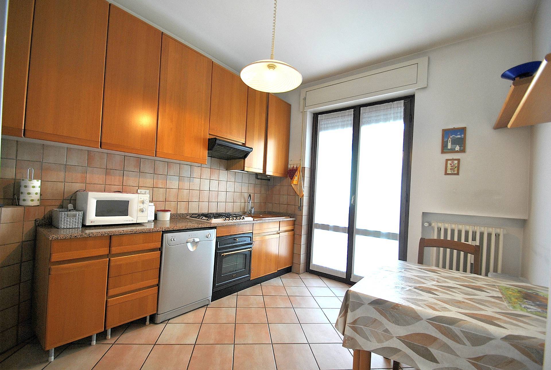 Appartamento in vendita a Vimercate, Ruginello