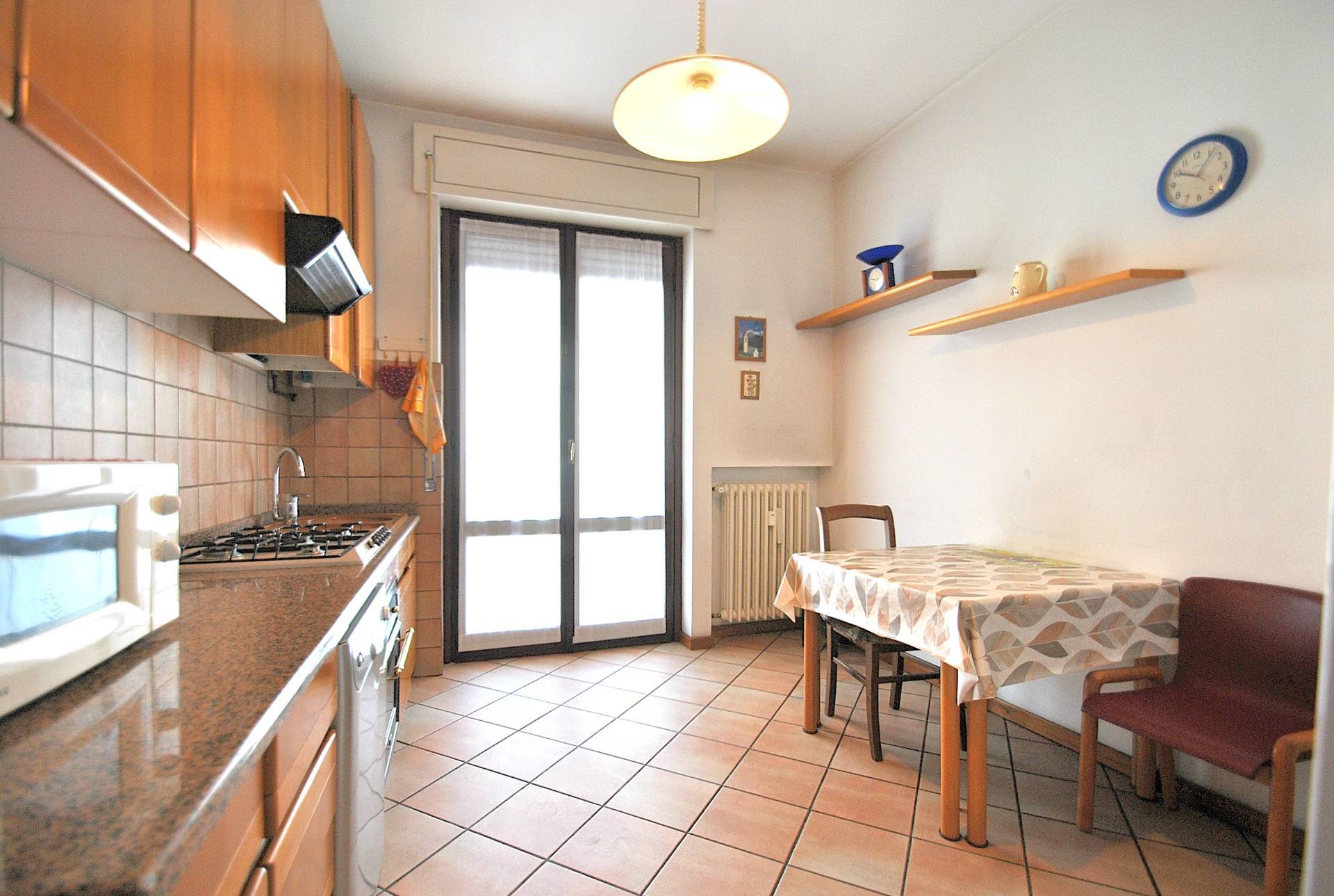 Appartamento in vendita a Vimercate, Ruginello