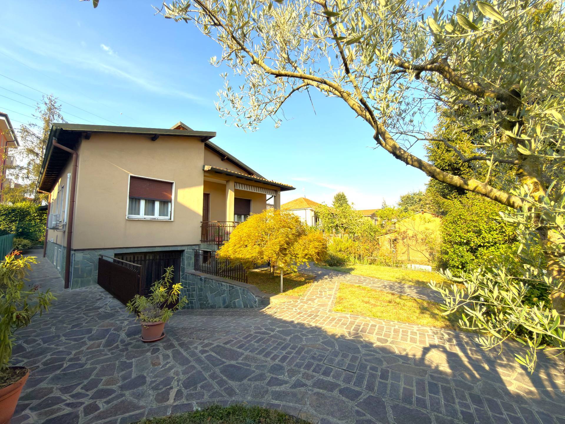 Villa Unifamiliare in vendita a Trezzo sull'Adda, Semicentro