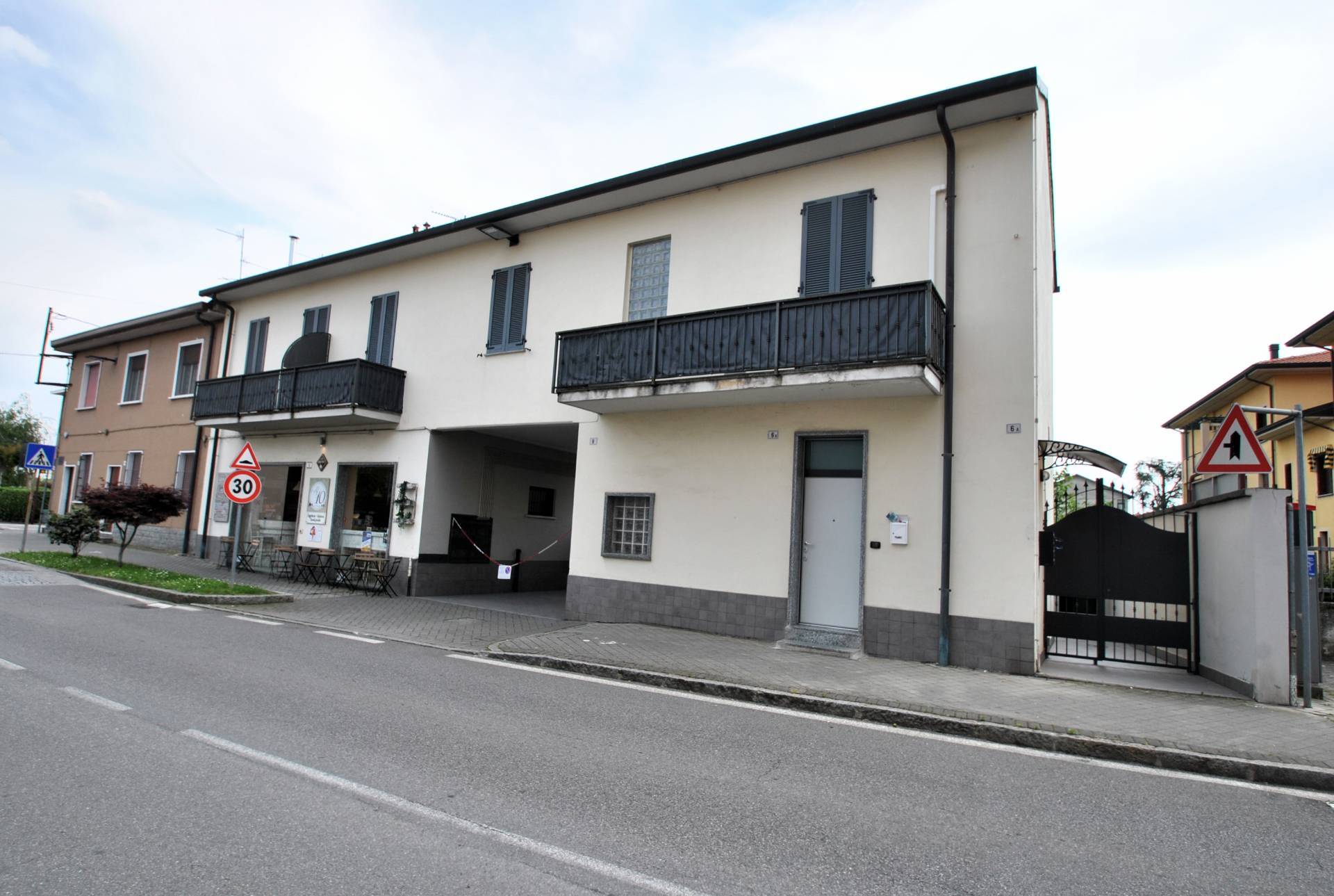 Porzione di casa in affitto a Ornago, Centro Paese