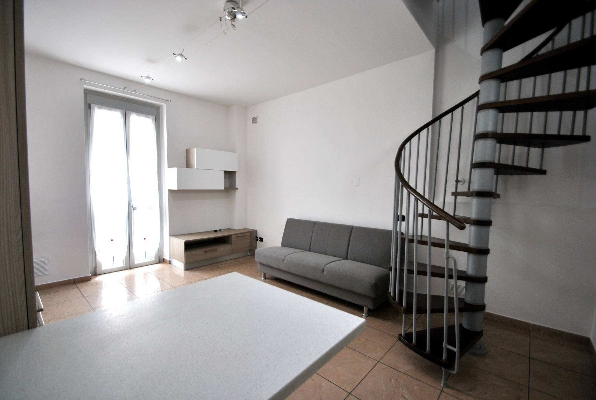 Porzione di casa in affitto a Ornago, Centro Paese