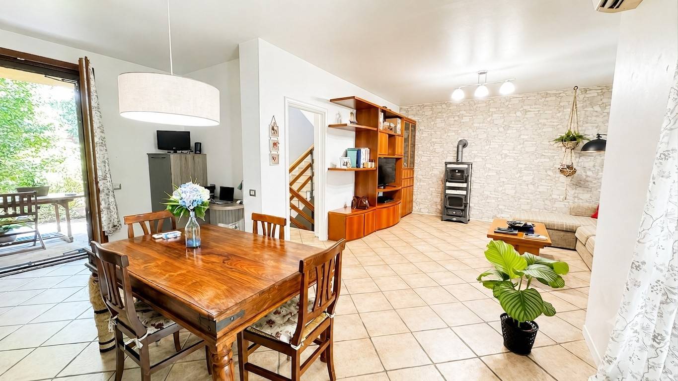 Villa a Schiera in vendita a Lesmo, Residenziale