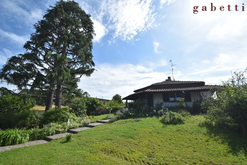 Villa con giardino a Corbetta