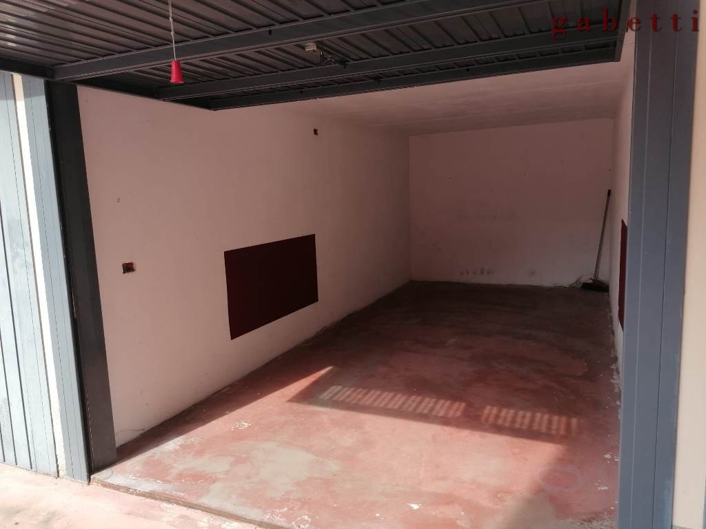 Box/Garage 23mq in vendita a Corbetta