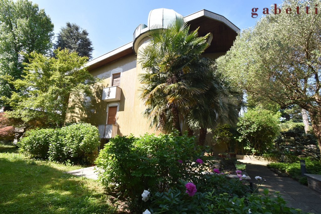 Villa con giardino a Corbetta