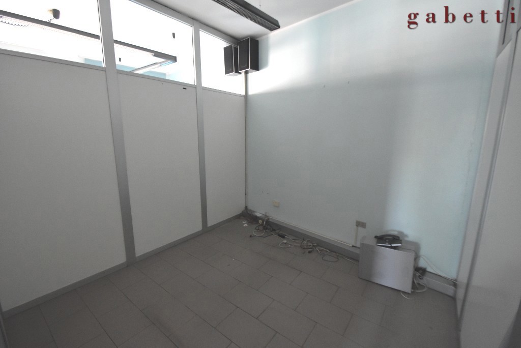 Negozio in vendita a Vittuone