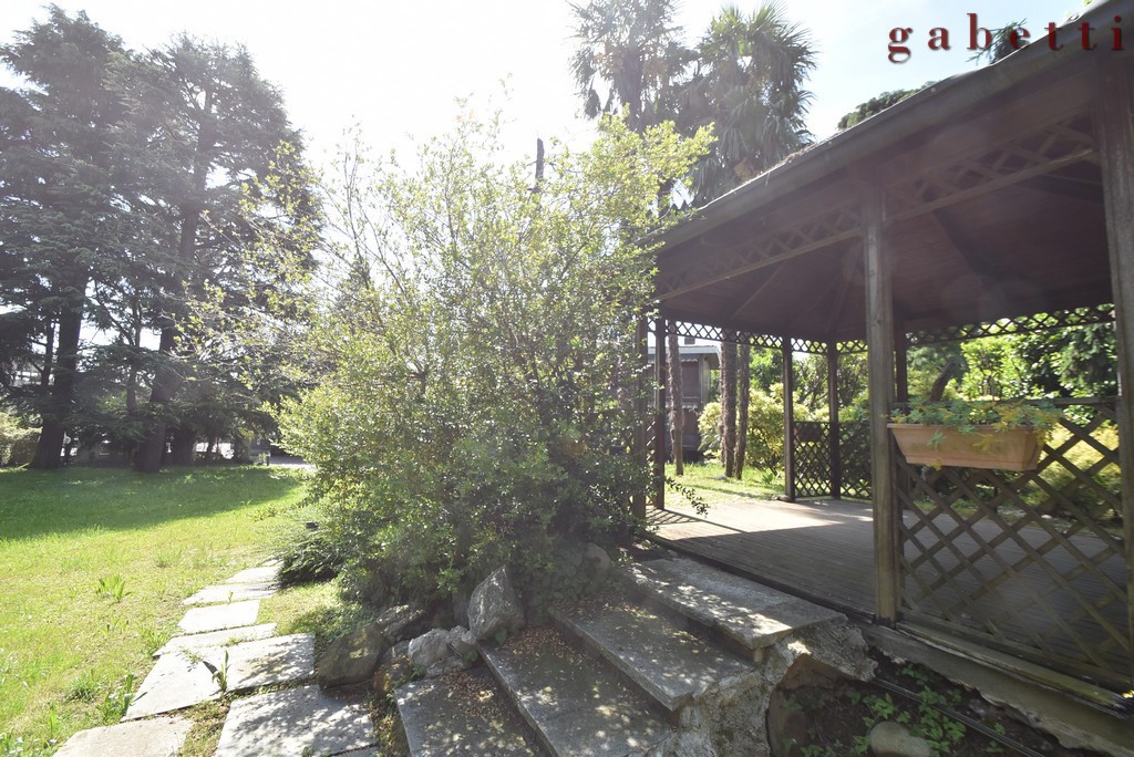 Villa con giardino a Corbetta
