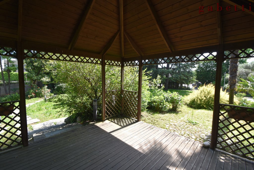 Villa con giardino a Corbetta