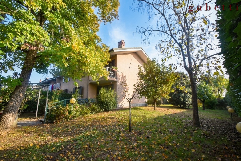 Villa con giardino a Corbetta