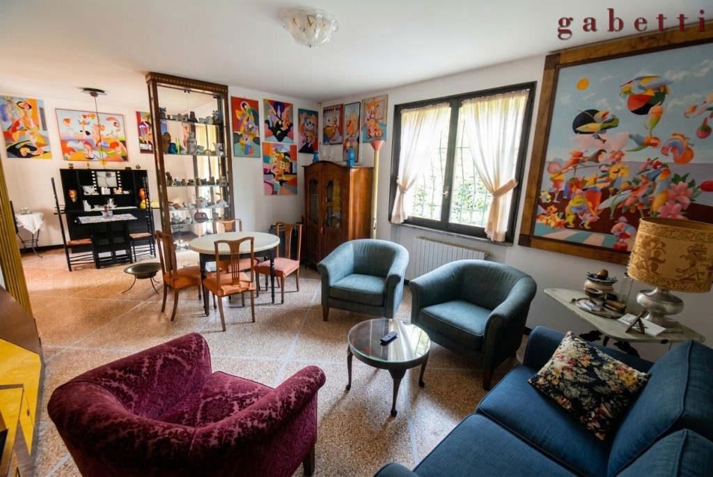 Villa con giardino a Corbetta