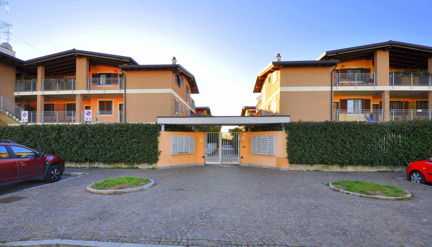 Trilocale con box a Arconate