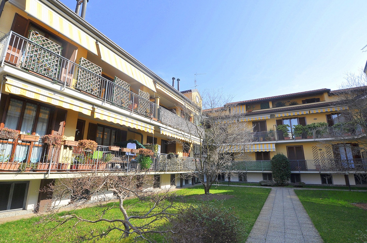 Bilocale con box doppio a Magnago