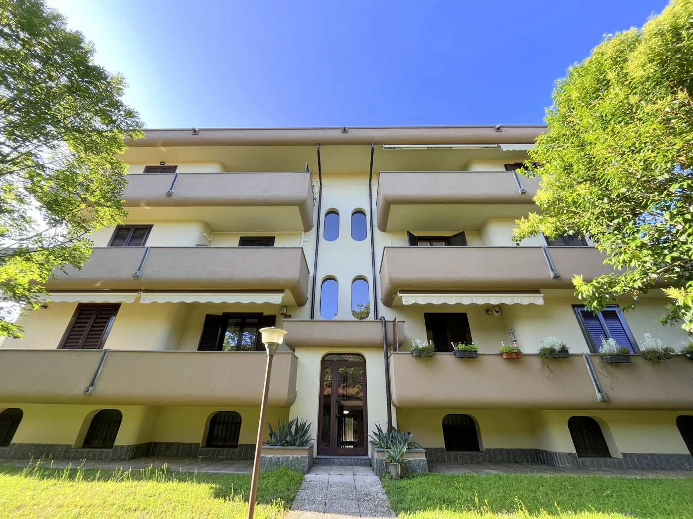 Trilocale con box a Casorezzo