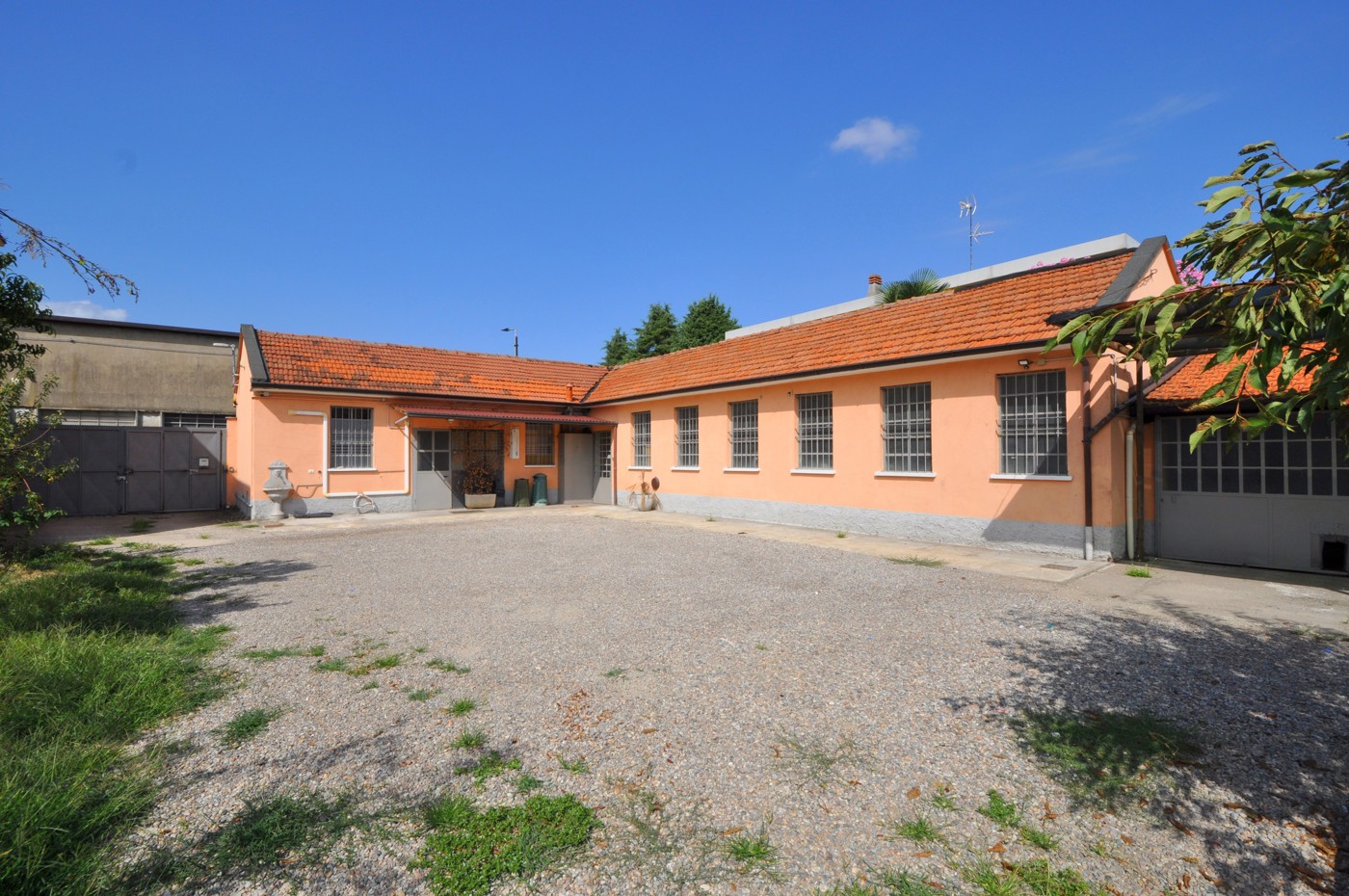 Capannone in affitto a Inveruno
