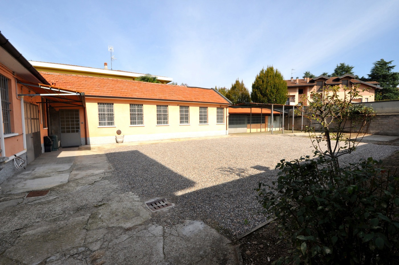 Magazzino in affitto a Inveruno