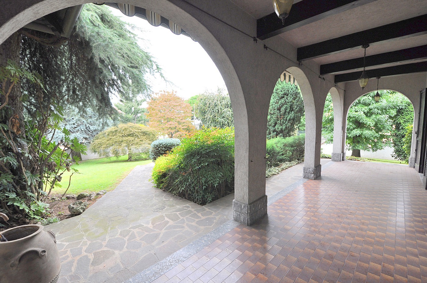 Villa con giardino a Robecchetto con Induno