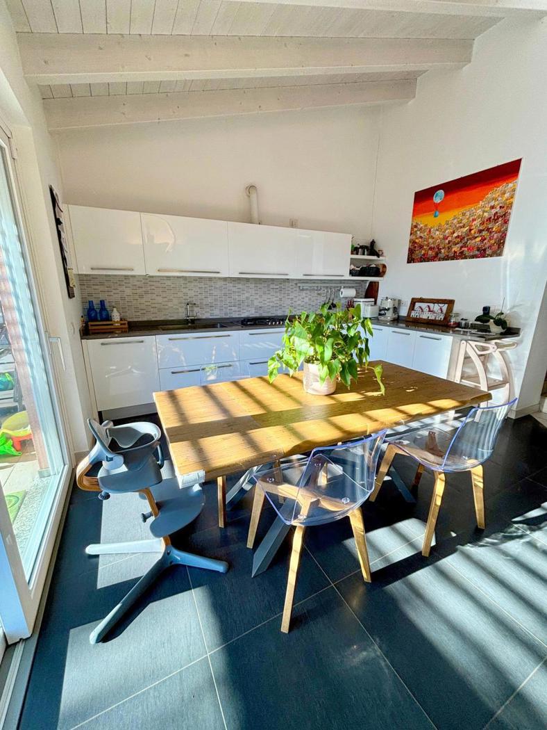 Casa indipendente con giardino a Casorezzo