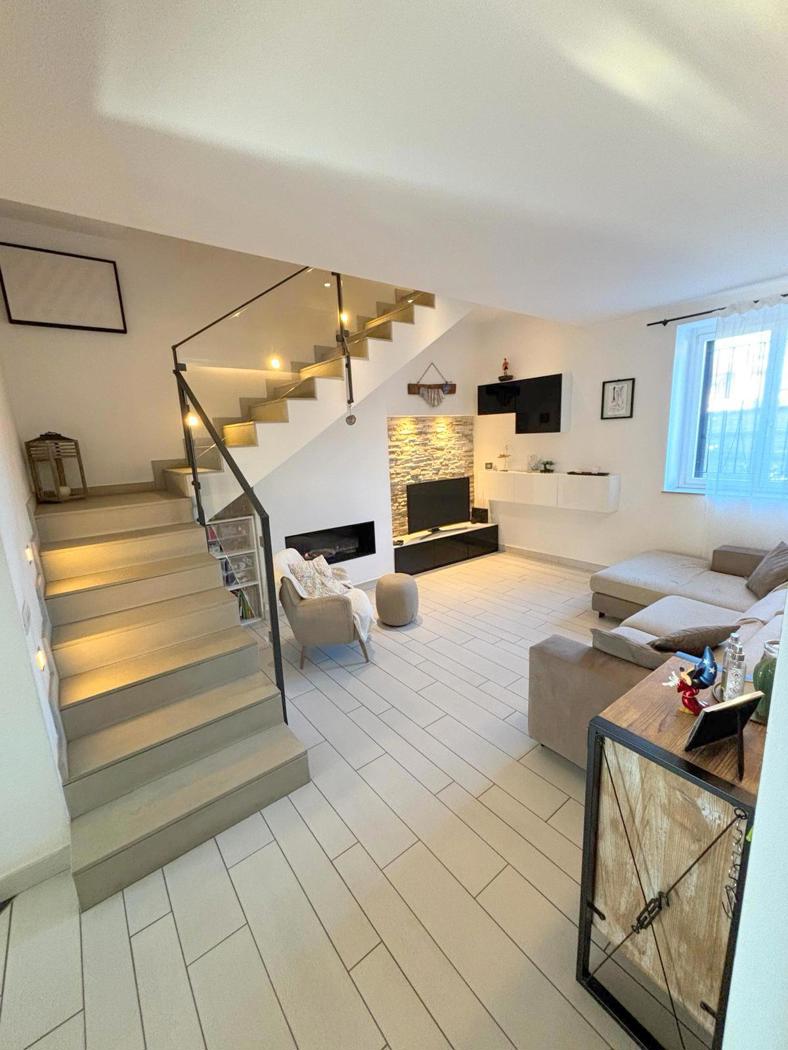 Casa indipendente con giardino a Casorezzo