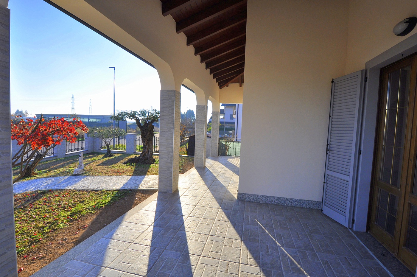 Villa con giardino a Bernate Ticino