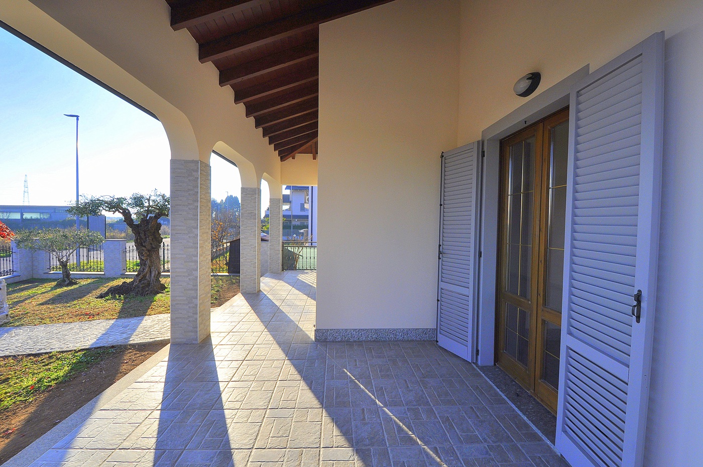 Villa con giardino a Bernate Ticino