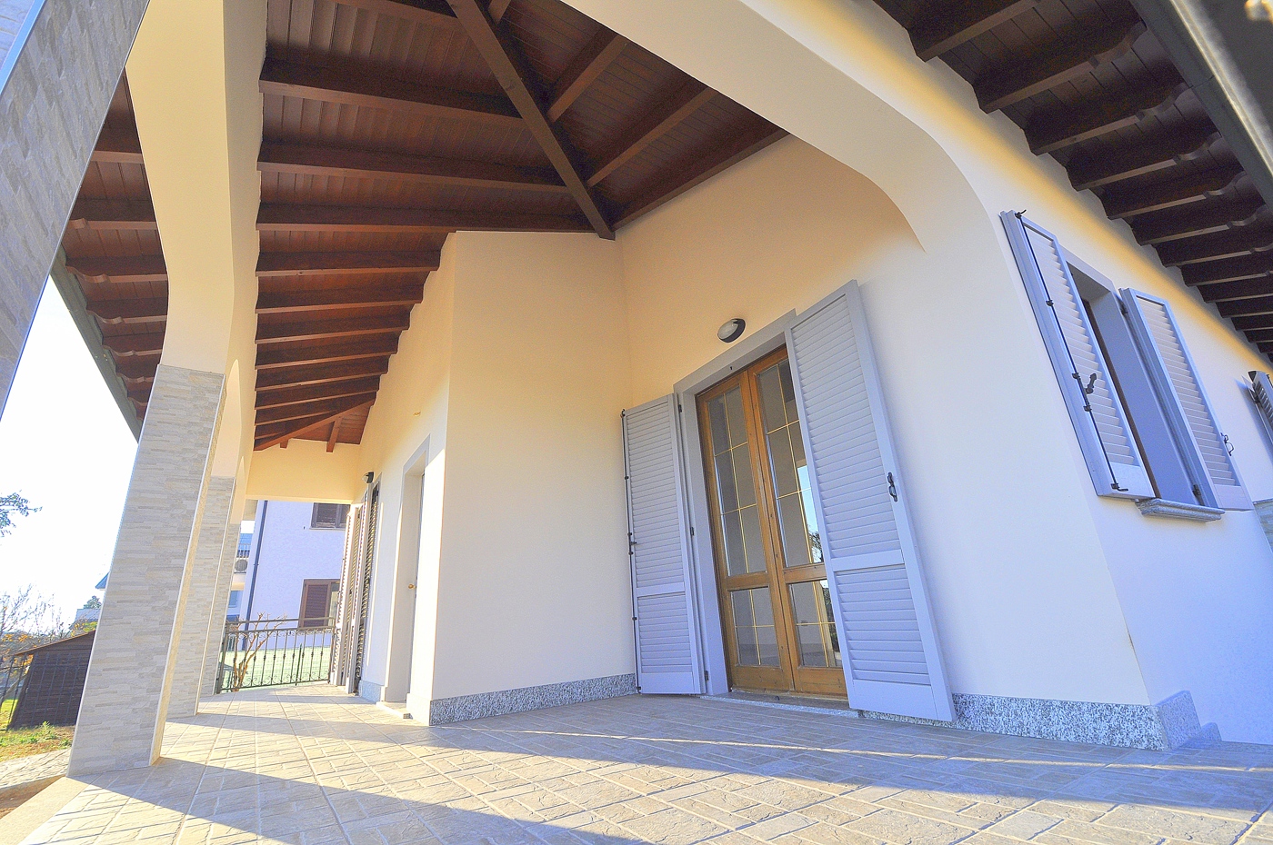 Villa con giardino a Bernate Ticino