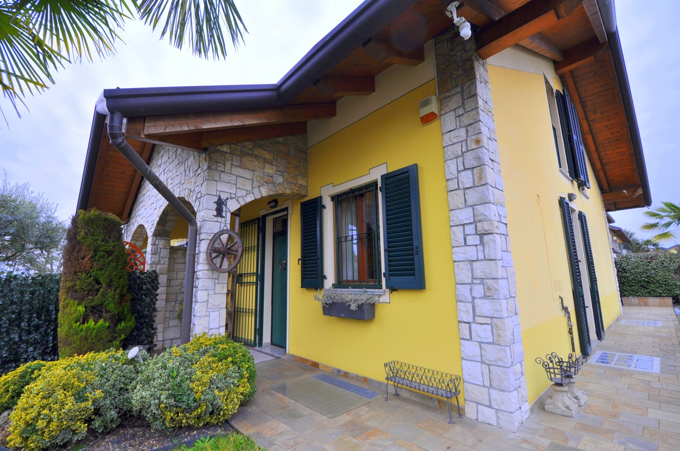 Villa con giardino a Arconate