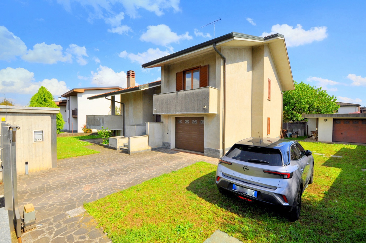 Villa con giardino a Inveruno