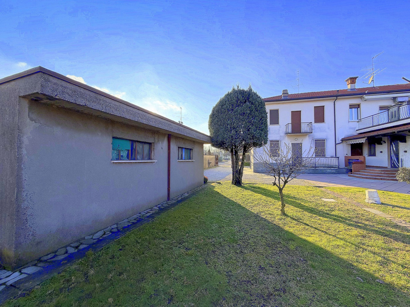 Villa con giardino a Inveruno