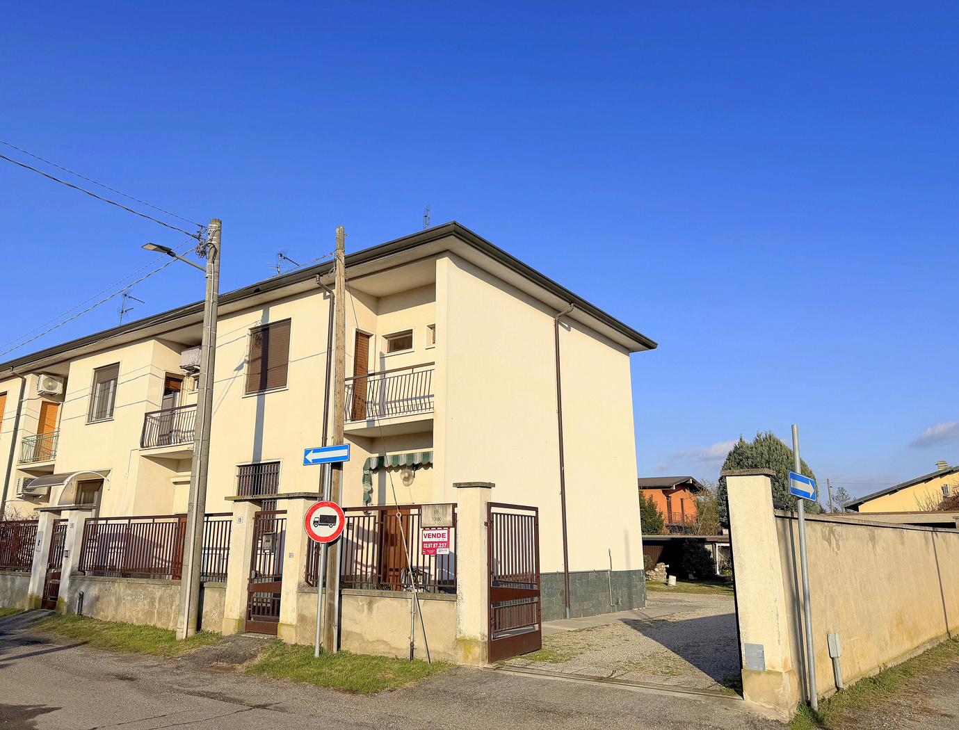 Villa con giardino a Inveruno