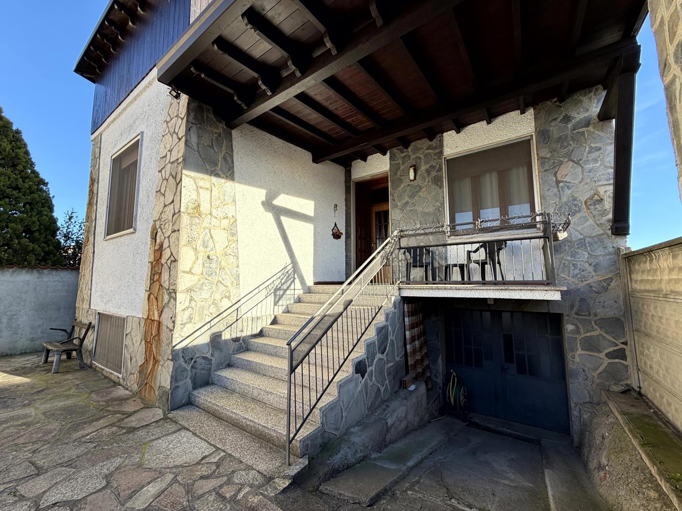 Villa con giardino a Mesero