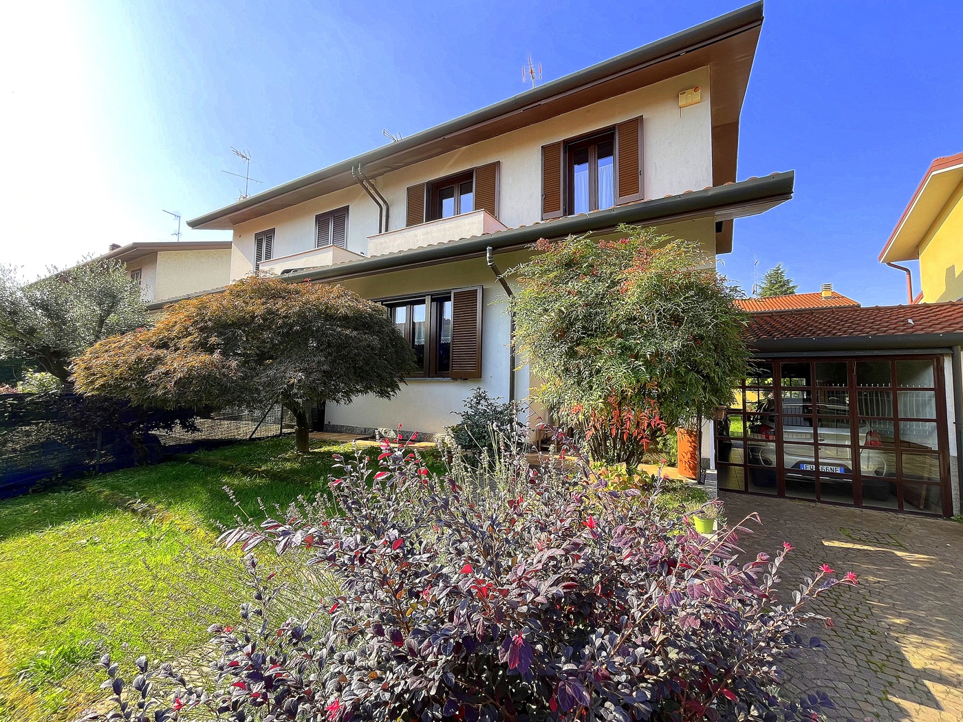 Villa con giardino a Mesero