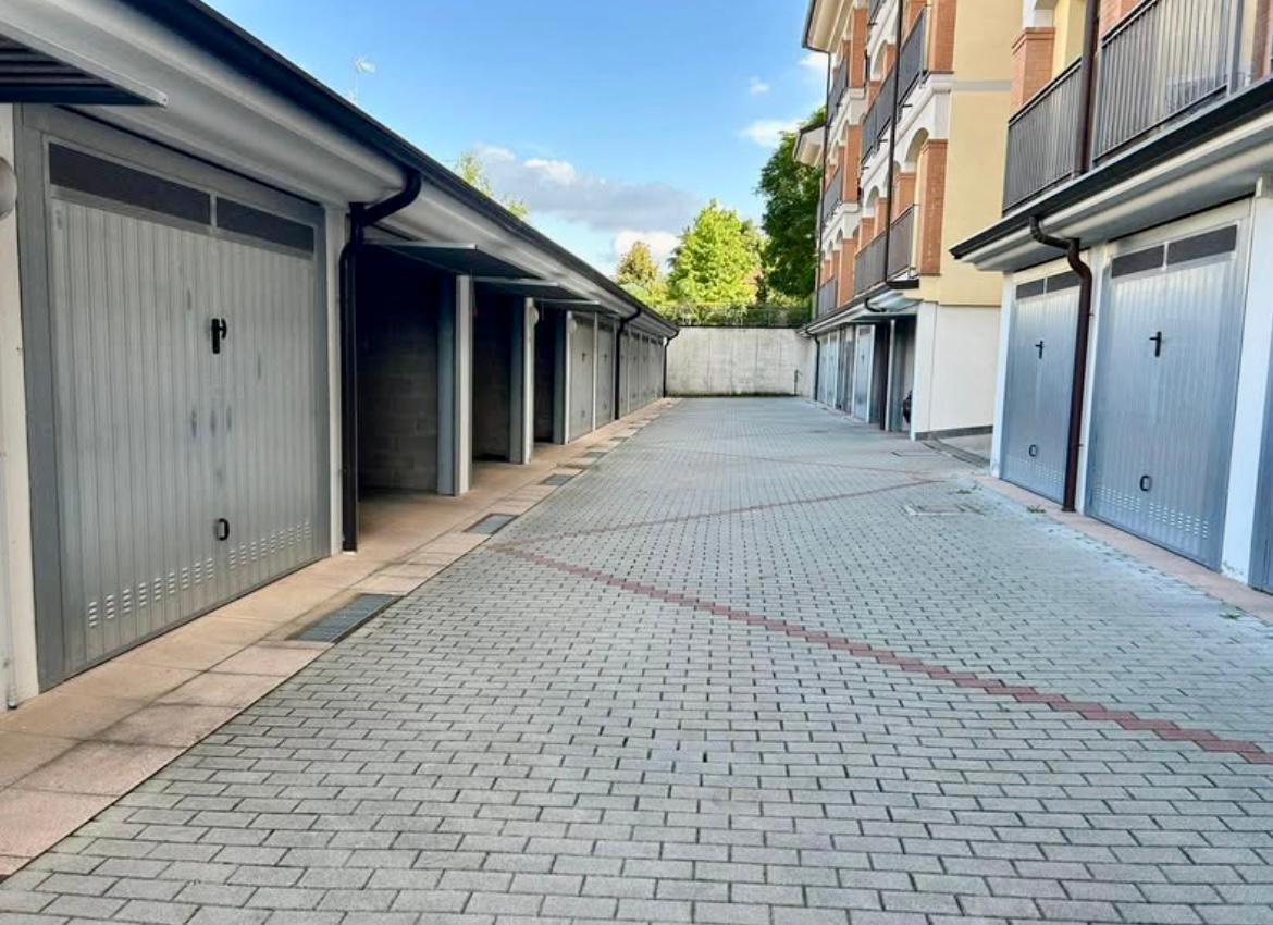 Box/Garage 18mq in vendita a Inveruno