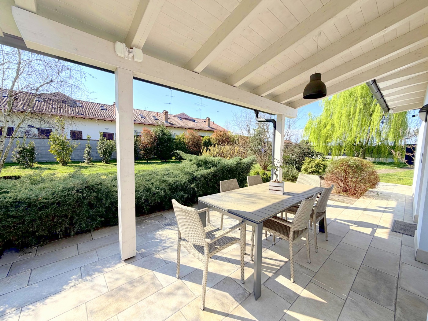 Villa con giardino a Casorezzo