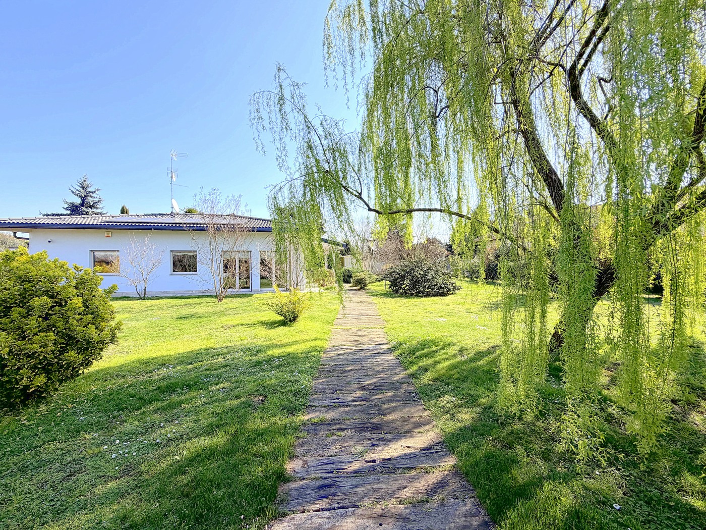 Villa con giardino a Casorezzo