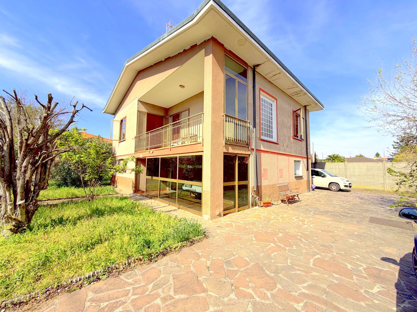 Villa con giardino a Robecchetto con Induno