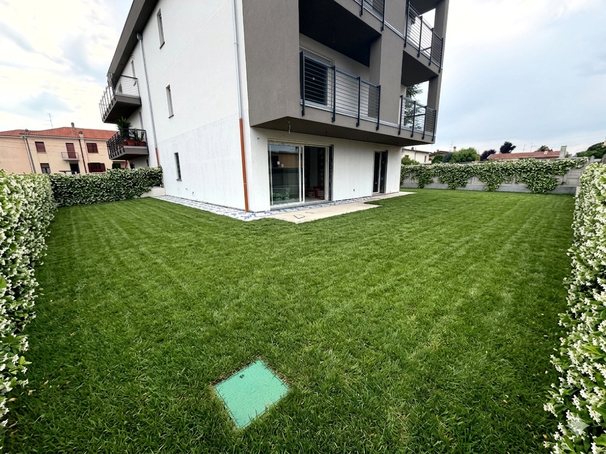 Trilocale con giardino a Busto Garolfo